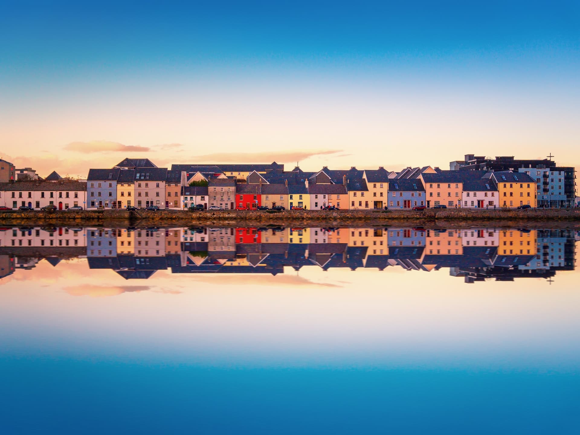 chemin claddagh galway irland c evgeni fabisuk shutterstock 1190107633